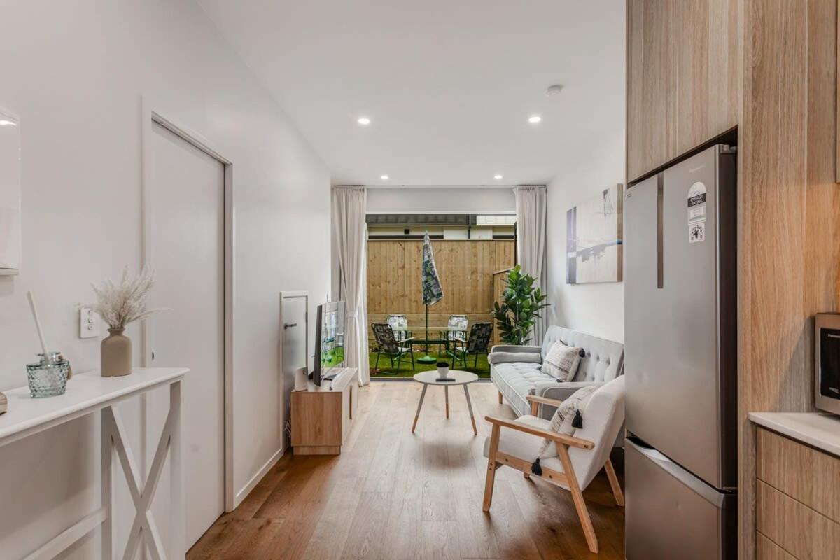 Appartamento Fresh & Sleek Grey Lynn Unit With Private Patio Auckland Esterno foto